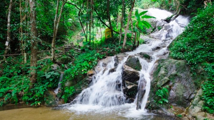 Mae Kampong Waterfall
